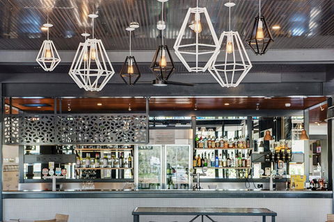 Berri Hotel - Accommodation Redcliffe 8