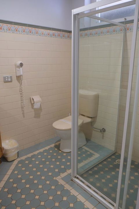 Berri Hotel - Accommodation Redcliffe 29