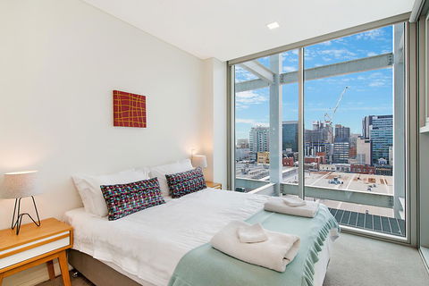 Stylish And Comfortable, Views Over Gouger St! - Accommodation Redcliffe 9