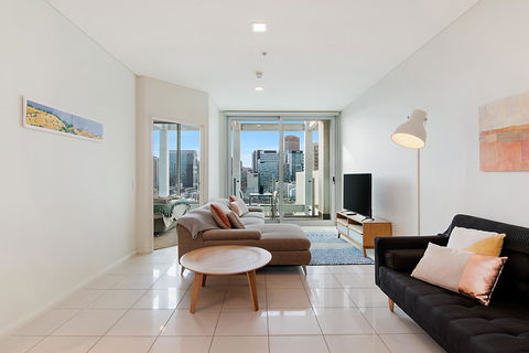 Stylish And Comfortable, Views Over Gouger St! - Accommodation Redcliffe 19
