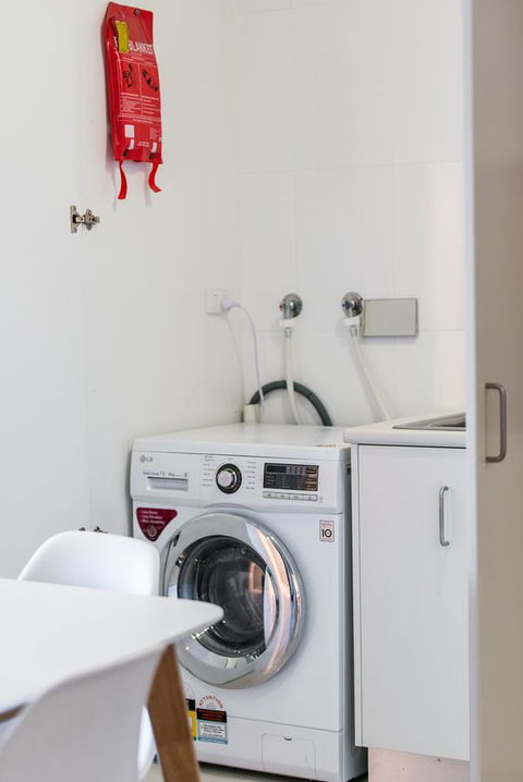 Stylish And Comfortable, Views Over Gouger St! - Accommodation Redcliffe 16