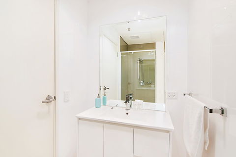 Stylish And Comfortable, Views Over Gouger St! - Accommodation Redcliffe 15