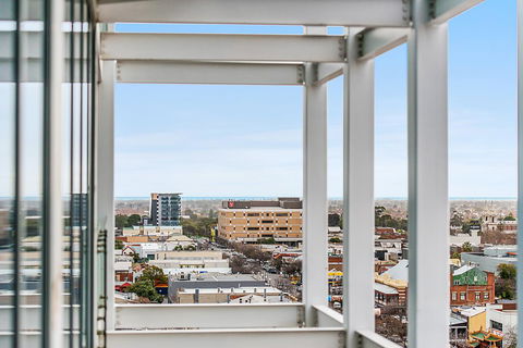 Stylish And Comfortable, Views Over Gouger St! - Accommodation Redcliffe 13