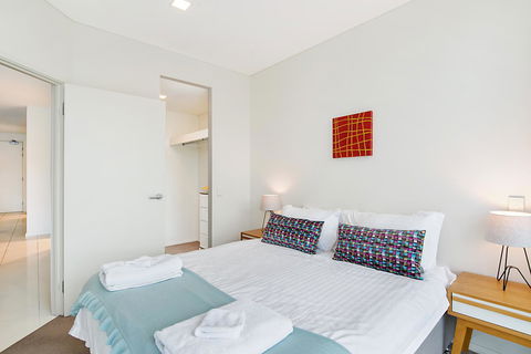 Stylish And Comfortable, Views Over Gouger St! - Accommodation Redcliffe 11