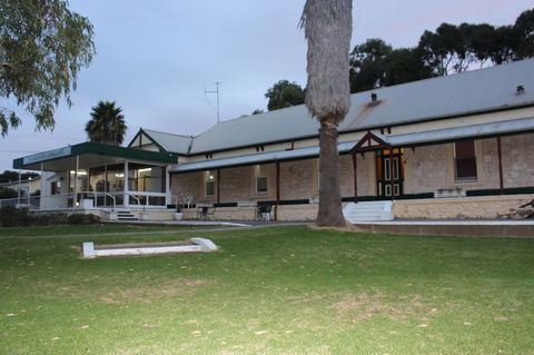 Island Motel Kingscote - Accommodation Redcliffe 1