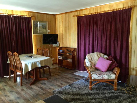 Clare Valley Cabins - Accommodation Redcliffe 3