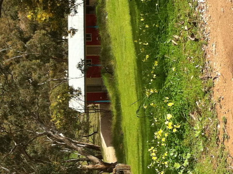 Clare Valley Cabins - Accommodation Redcliffe 5
