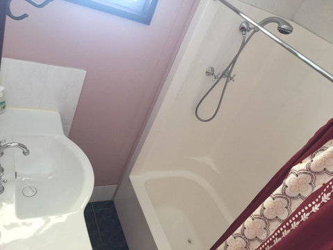 Clare Valley Cabins - Accommodation Redcliffe 19