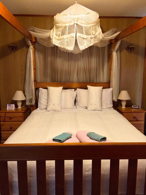 Clare Valley Cabins - Accommodation Redcliffe 2