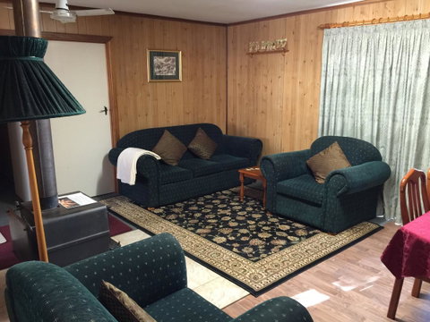 Clare Valley Cabins - Accommodation Redcliffe 25