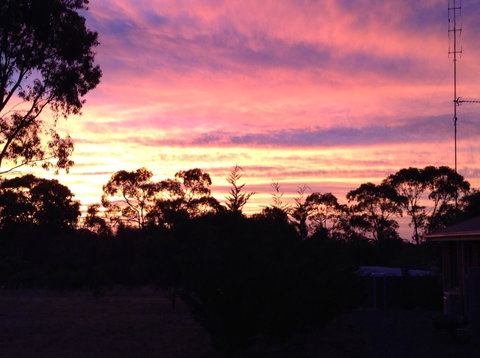Clare Valley Cabins - Accommodation Redcliffe 8