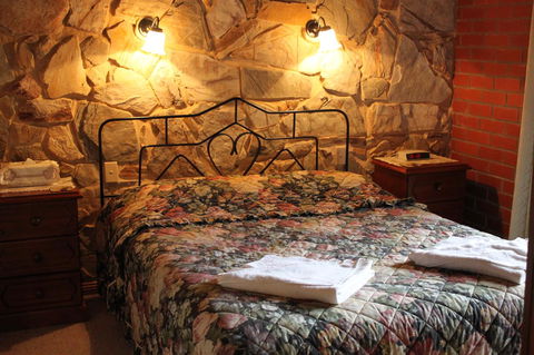 Langmeil Cottages - Accommodation Redcliffe 7
