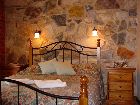Langmeil Cottages - Accommodation Redcliffe 11