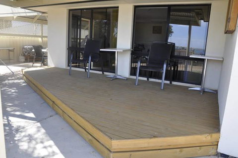 The Club House - Accommodation Redcliffe 0