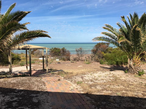 Shangri La Moonta Bay - Accommodation Redcliffe 5