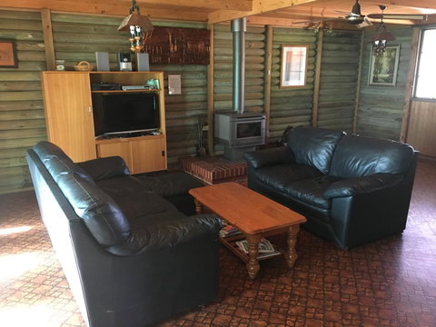 Shangri La Moonta Bay - Accommodation Redcliffe 8