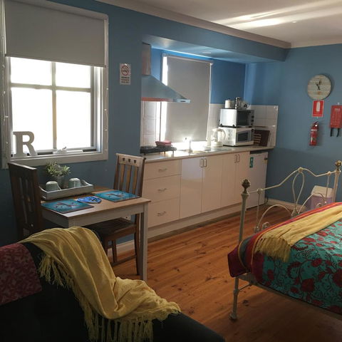 KI Dragonfly Guesthouse - Accommodation Redcliffe 11
