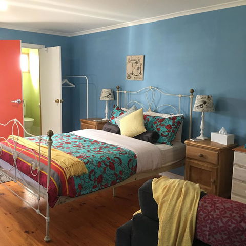 KI Dragonfly Guesthouse - Accommodation Redcliffe 7