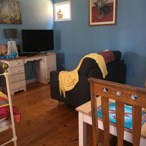 KI Dragonfly Guesthouse - Accommodation Redcliffe 13