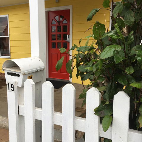KI Dragonfly Guesthouse - Accommodation Redcliffe 0