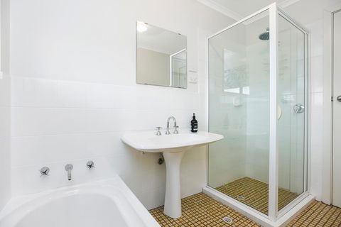 Red Door - Accommodation Redcliffe 6