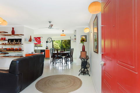 Red Door - Accommodation Redcliffe 0