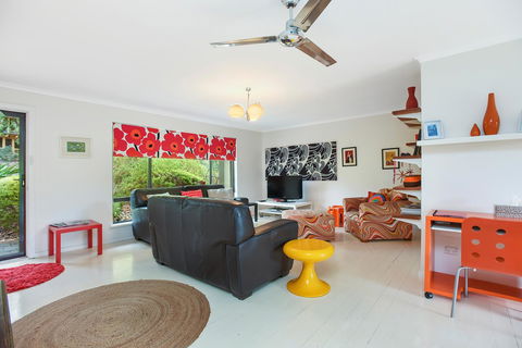 Red Door - Accommodation Redcliffe 1