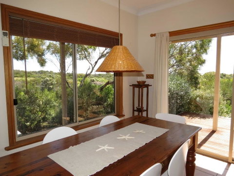 Edge Of Innes - Accommodation Redcliffe 1