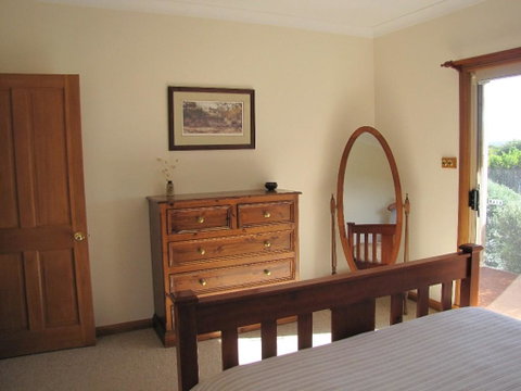 Edge Of Innes - Accommodation Redcliffe 9