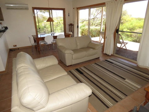 Edge Of Innes - Accommodation Redcliffe 14