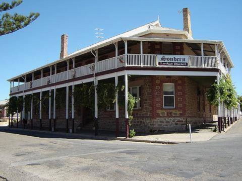 Sonbern Lodge Motel - Accommodation Redcliffe 0