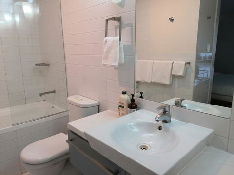 Oaks Horizon+city View+free Parking - Accommodation Redcliffe 13