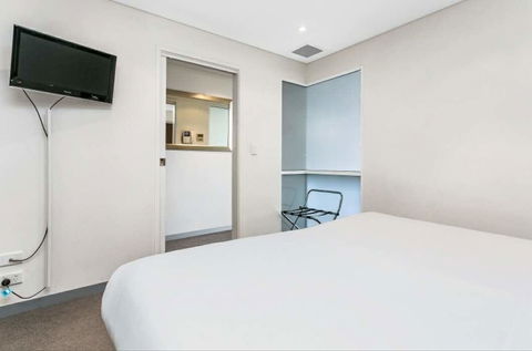 Oaks Horizon+city View+free Parking - Accommodation Redcliffe 5
