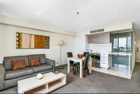 Oaks Horizon+city View+free Parking - Accommodation Redcliffe 1