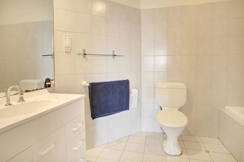 Navigators Motel & Diner - Accommodation Redcliffe 0