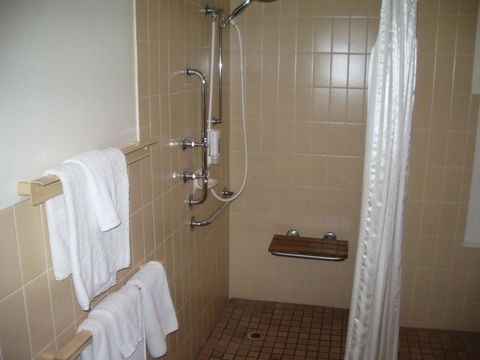 Aviators Lodge - Accommodation Redcliffe 7