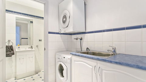 Salt Waterfront Apartment - Accommodation Redcliffe 2