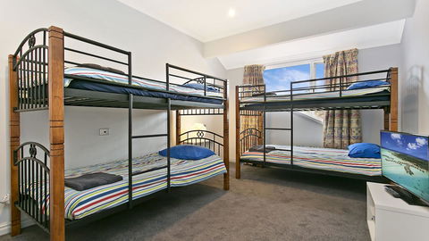 Salt Waterfront Apartment - Accommodation Redcliffe 11
