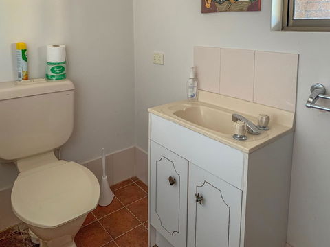 Seacroft - Accommodation Redcliffe 13