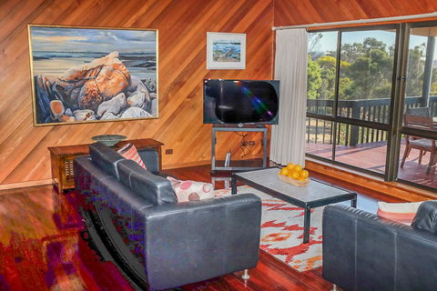 Seacroft - Accommodation Redcliffe 6