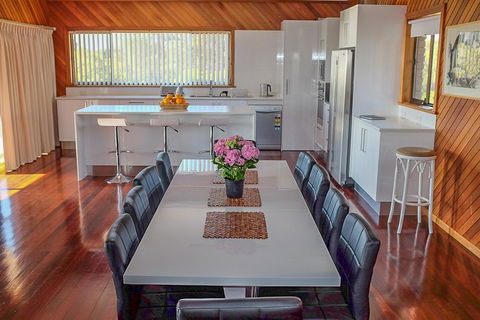 Seacroft - Accommodation Redcliffe 4