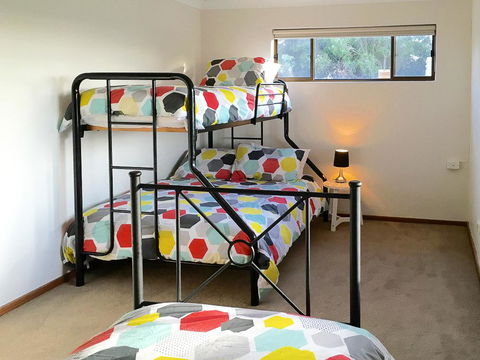 Seacroft - Accommodation Redcliffe 17