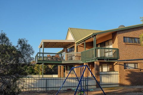 Seacroft - Accommodation Redcliffe 26