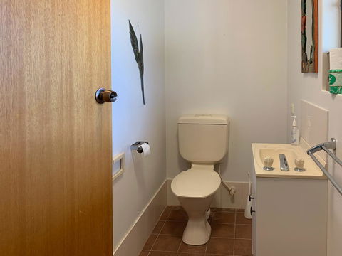Seacroft - Accommodation Redcliffe 10