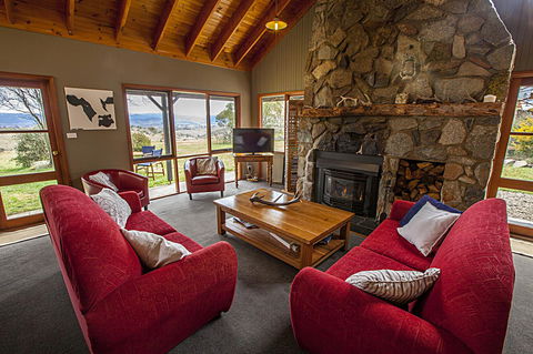Eagles Range - Accommodation Redcliffe 4