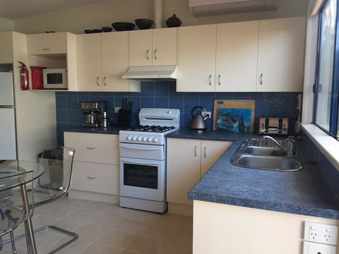 Rumah Pantai - Accommodation Redcliffe 3
