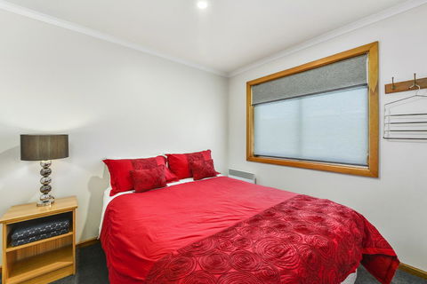 City Four Apartment - Accommodation Redcliffe 5