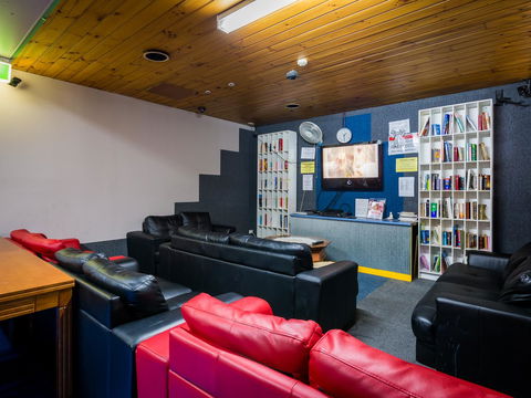 Blue Galah International Backpackers Hostel - Accommodation Redcliffe 5