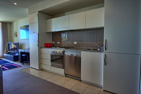 Pier 216 - Accommodation Redcliffe 8