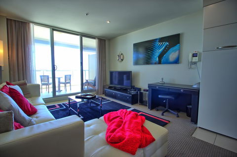 Pier 216 - Accommodation Redcliffe 4